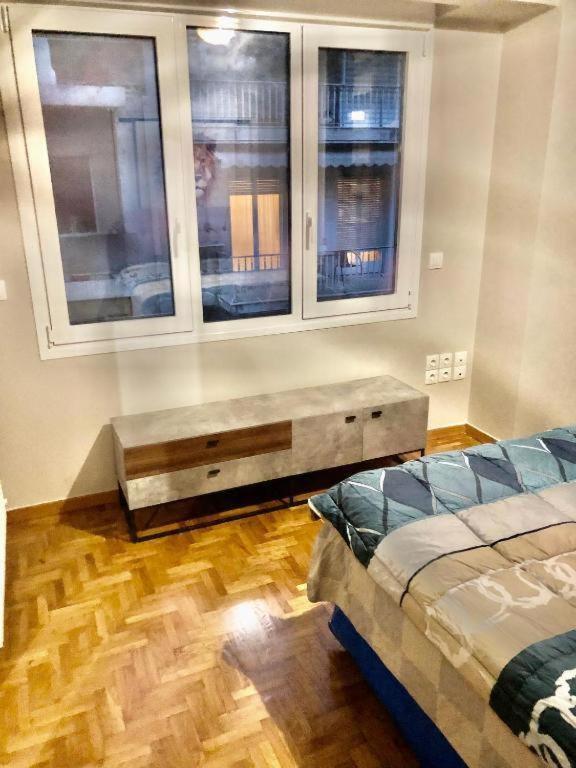 Economy Shared Apartment E In Central アテネ エクステリア 写真